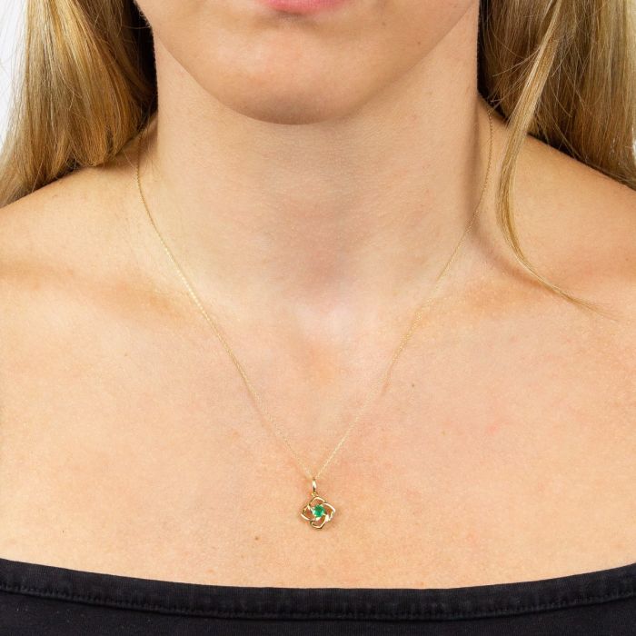 9ct Yellow Gold Cut Out Flower Pendant with Emerald With Chain
