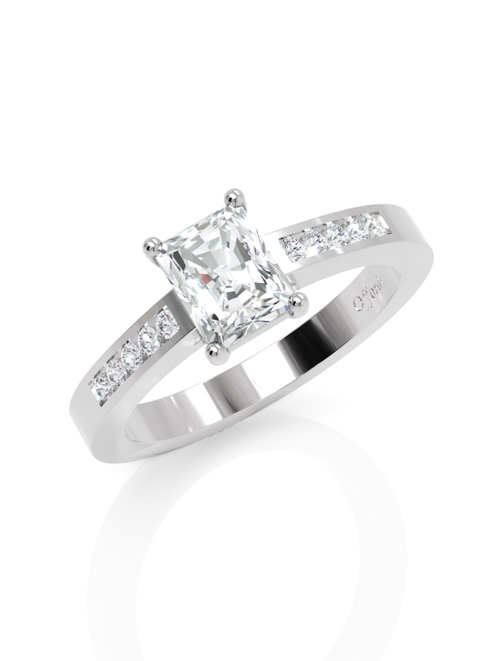 Stunning 0.71ct rectangular Inferno diamond solitaire ring mounted in platinum