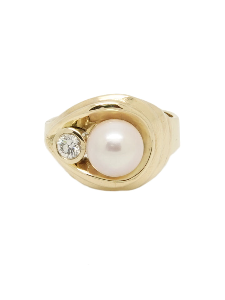 Pre-owned yellow gold diamond and cultured pearl fancy ring