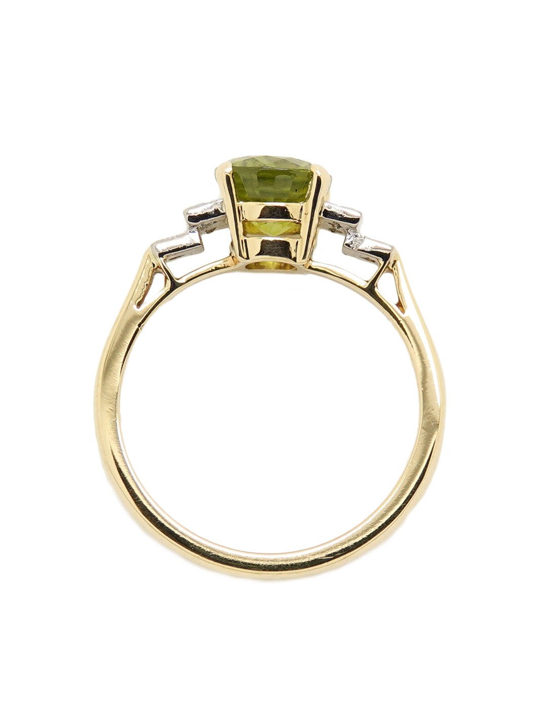 Pre-owned 18ct yellow gold Peridot and 6 Diamond ring